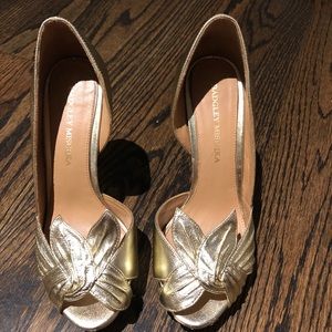 Badgley Mischka Gold Peep Toe Pump- 6.5